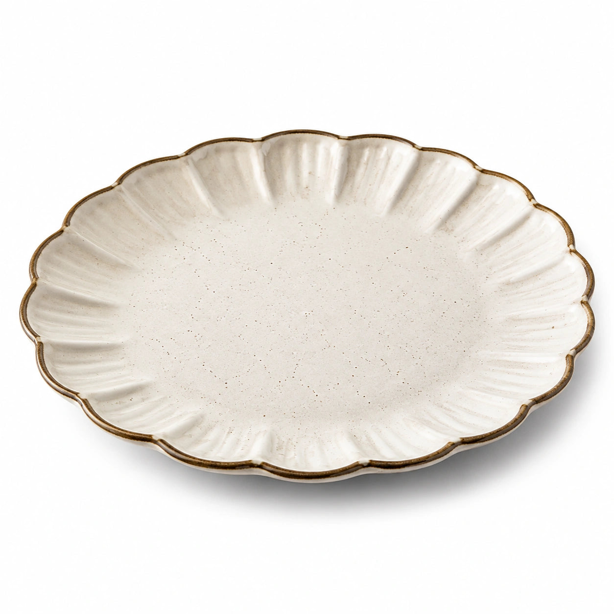 Assiette plate 28 cm en céramique blanc crème - bord festonné pour service de table